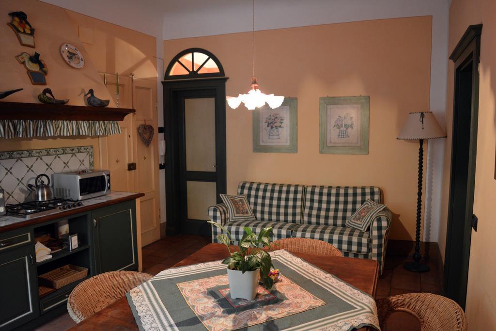 Il Nido Di Tosca Apartment Лука Екстериор снимка