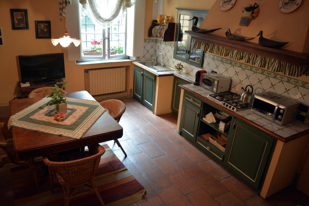 Il Nido Di Tosca Apartment Лука Екстериор снимка